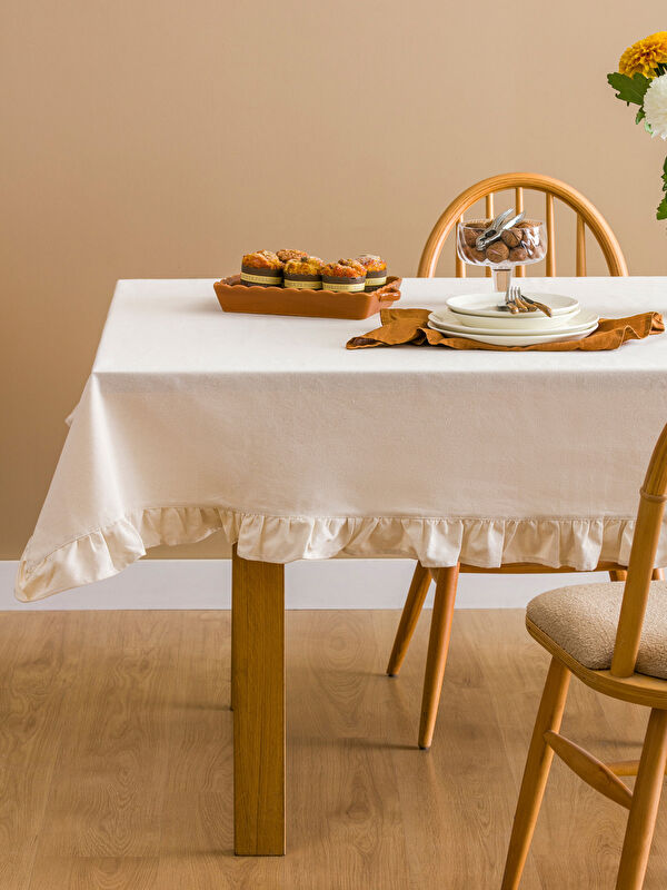 LCW HOME Fırfır Detaylı Masa Örtüsü 150x200 cm