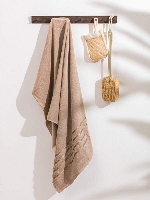 LCW HOME Embroidered Cotton Bath Towel 70x140 cm