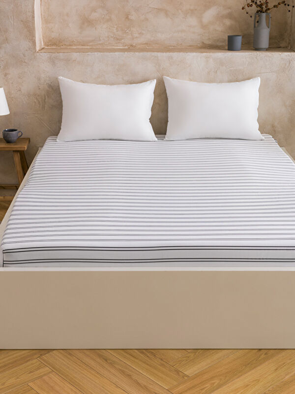 LCW HOME Çizgili Lastikli Çarşaf 