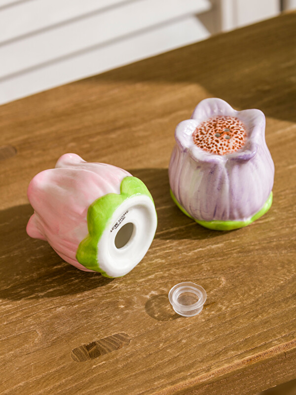 LCW HOME Tulip Patterned Ceramic Salt and Pepper Shaker - S6CP02Z8