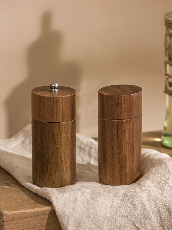 LCW HOME Wooden Salt and Pepper Shakers