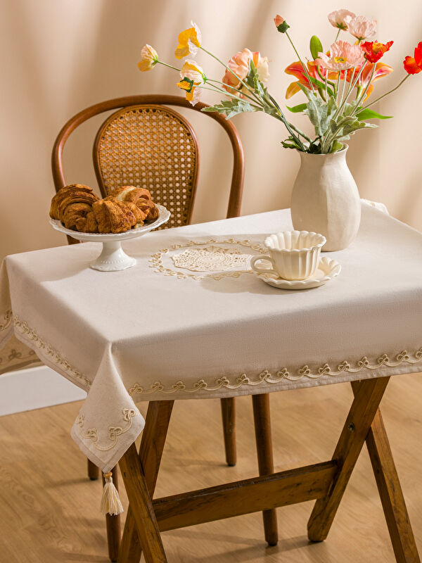 LCW HOME Nakışlı Masa Örtüsü 90x90 Cm