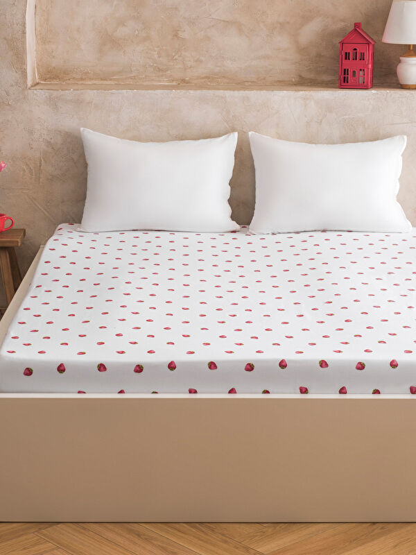 LCW HOME Çilek Desenli Çift Kişilik Lastikli Çarşaf