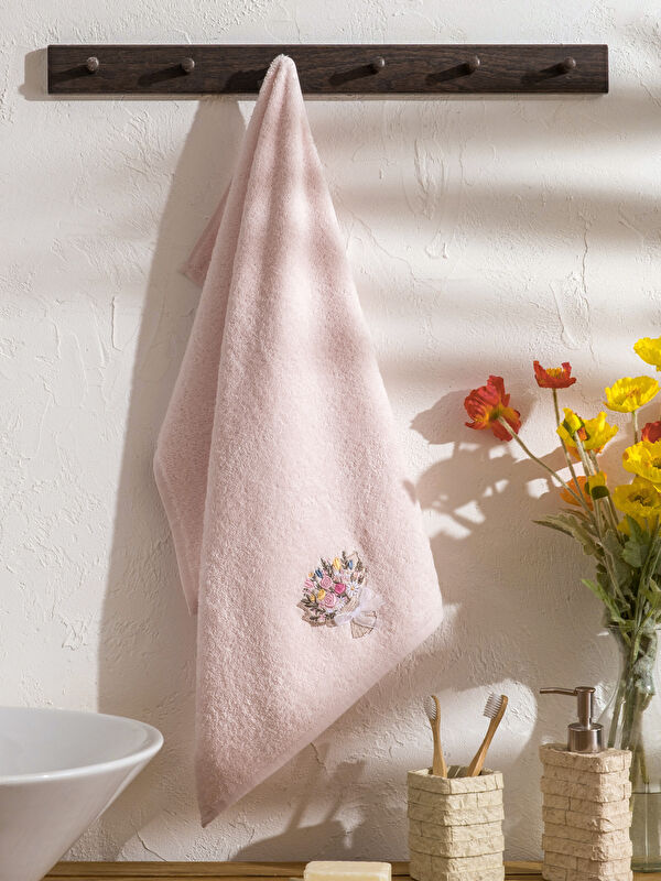 LCW HOME Çiçek Nakışlı Yüz Havlusu 50x80 cm