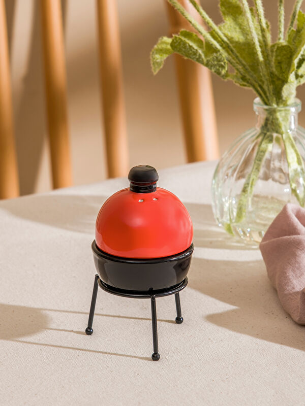 LCW HOME Barbecue Figured Salt Shaker and Pepper Shaker