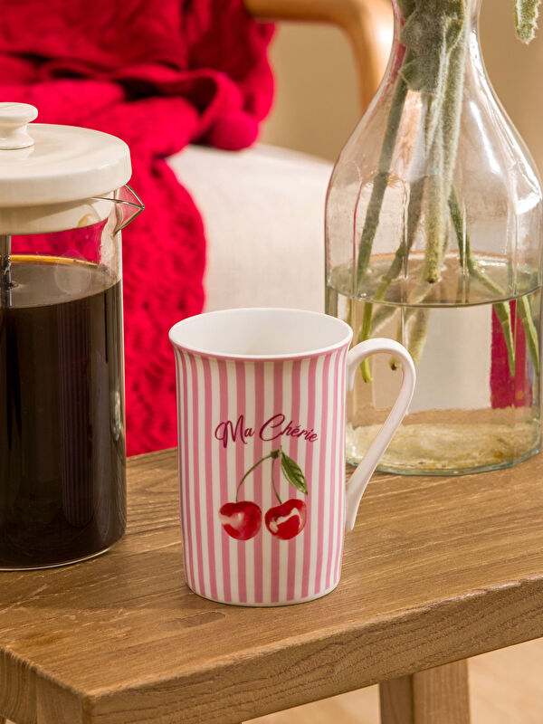 LCW HOME Çilek Baskılı Porselen Kupa 295 ml