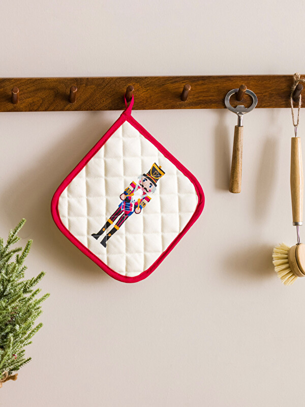 LCW HOME Nutcracker Printed Cotton Handle