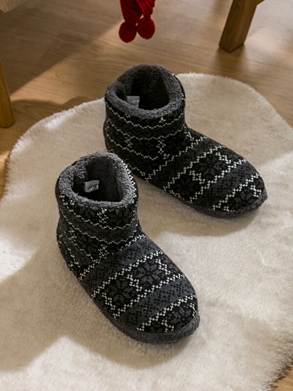 Nakış Detaylı Erkek Ev Botu - Görsel 3