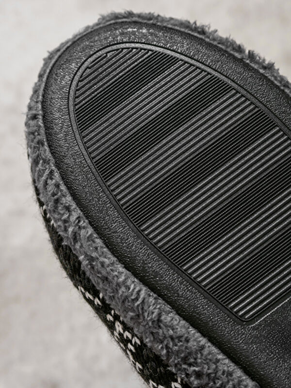 Nakış Detaylı Erkek Ev Botu - Görsel 6