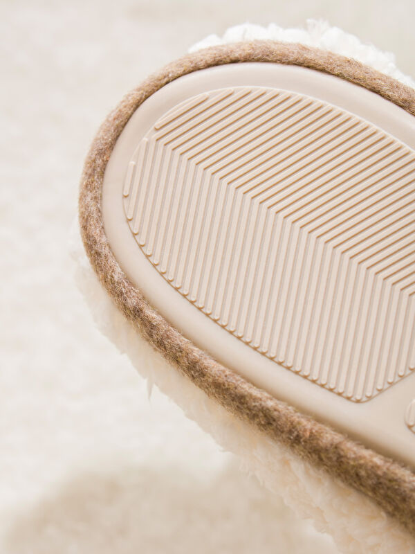 Nakışlı Kadın Pelüş Ev Botu - Görsel 6