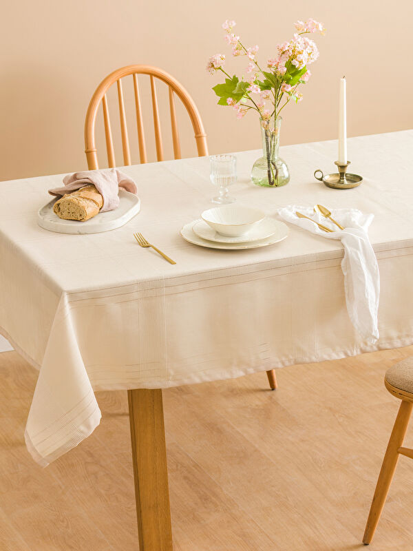 LCW HOME Çizgi Nakışlı Masa Örtüsü 150x200 cm