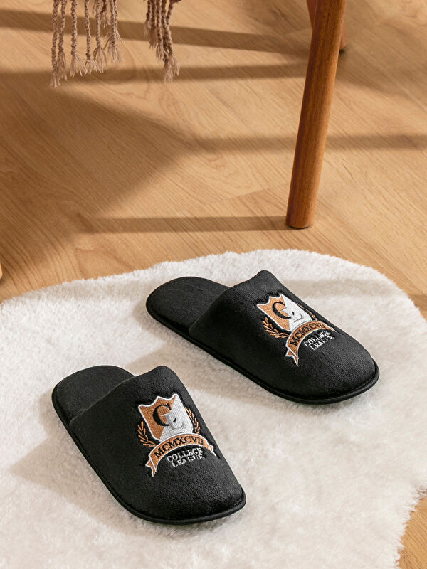 LCW STEPS Muške Kućne Papuče sa Okruglim Vrhom i Vezenim Detaljima