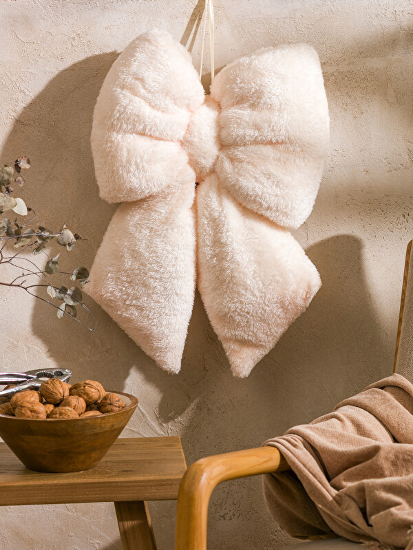 LCW HOME Fiyonk Pelüş Dekorasyon Eşyası