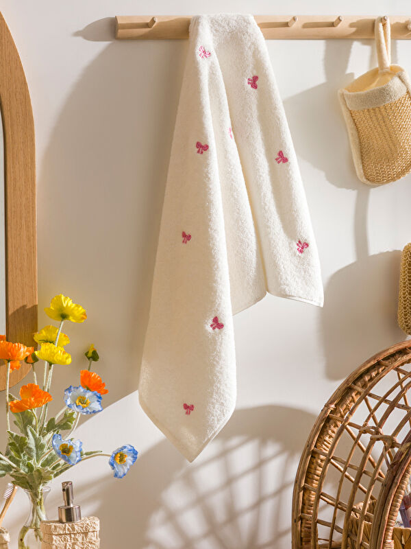 LCW HOME Nakışlı Pamuklu Yüz Havlusu 50x80 cm