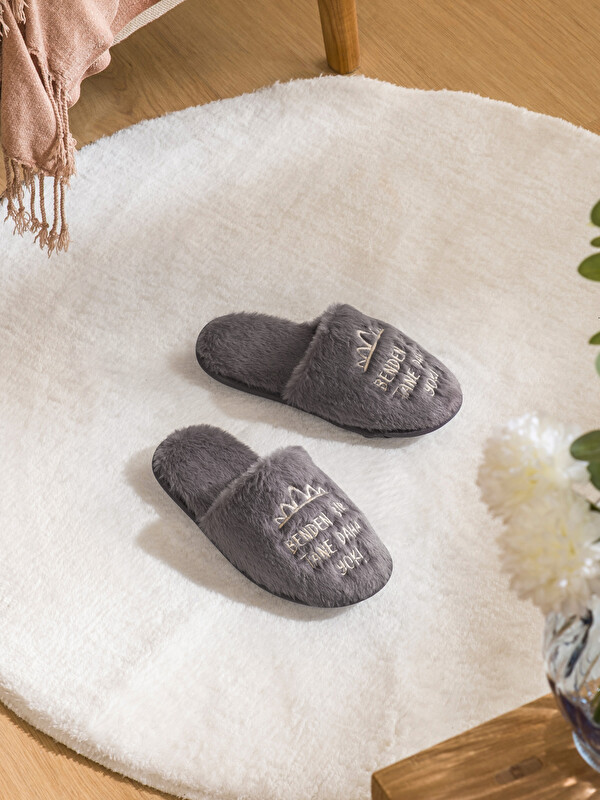 LCW STEPS Slogan Nakışlı Kadın Pelüş Ev Terliği
