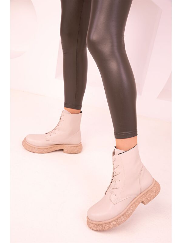 Süet Görünümlü Bağcıklı Kadın Bot - Görsel 4