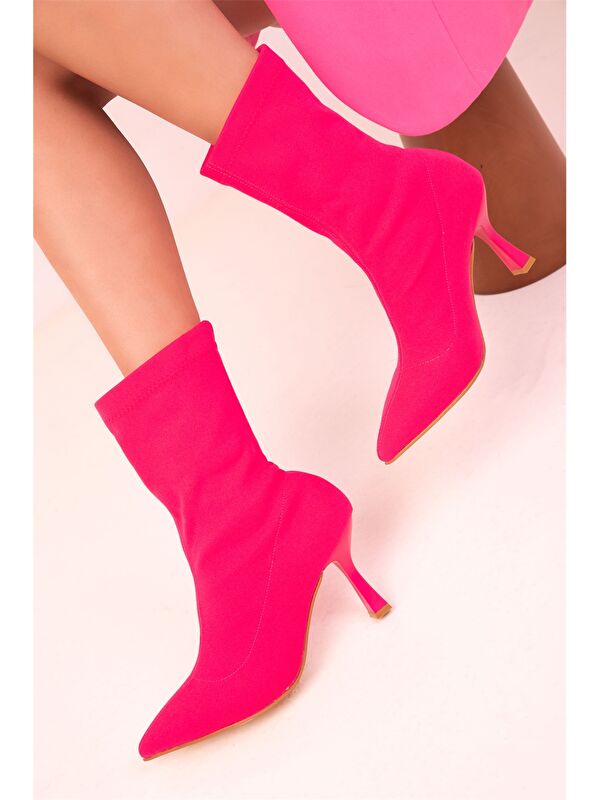 Süet Görünümlü Sivri Burun Kadın Topuklu Bot - Görsel 3