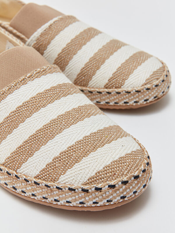 【2025年最新】海外限定の人気アイテム Mesh Sole Waikiki LC - -S3EK95Z8-S41 Shoes Espadrilles Men's シューズ・靴