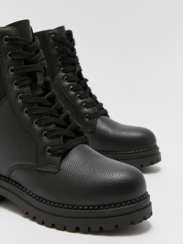 Deri Görünümlü Bağcıklı Kadın Bot - Görsel 5