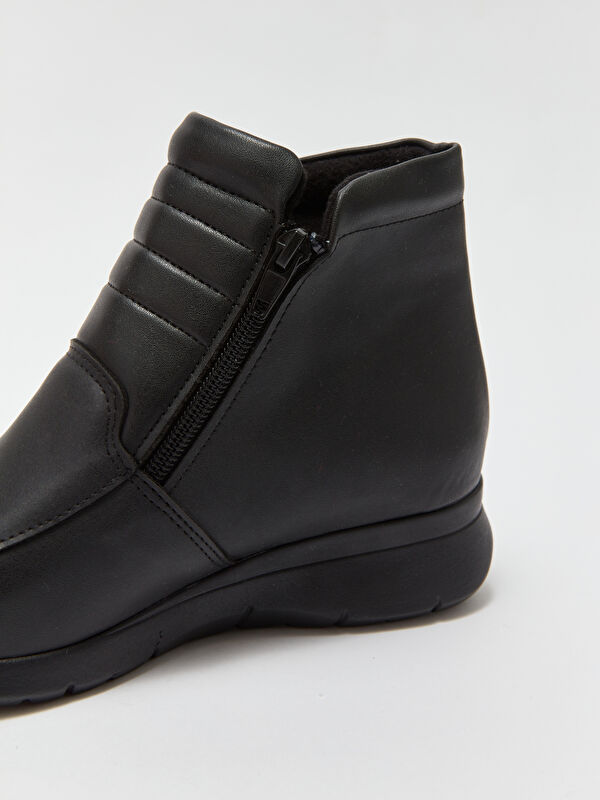 Deri Görünümlü Kadın Bot - Görsel 7