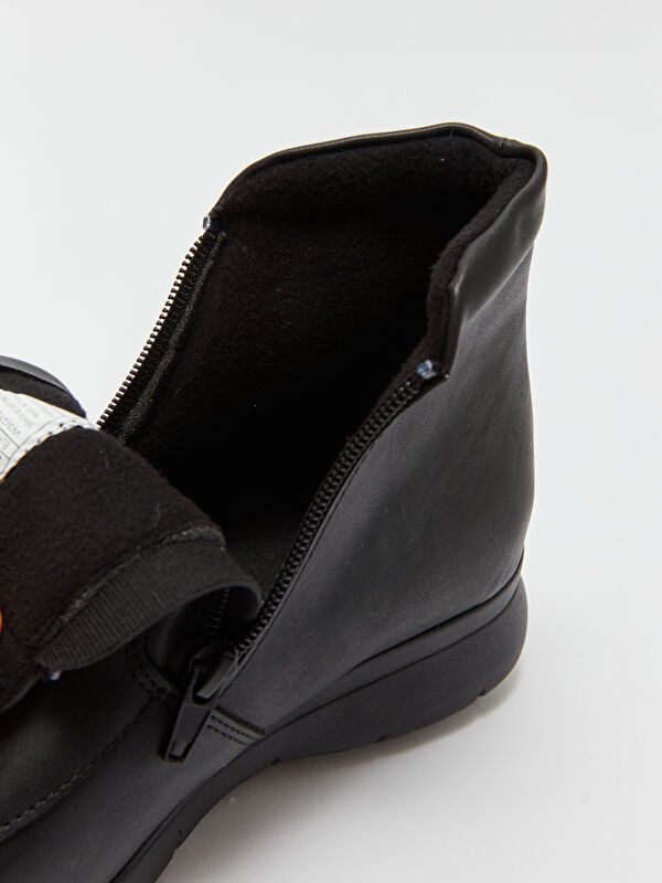 Deri Görünümlü Kadın Bot - Görsel 8