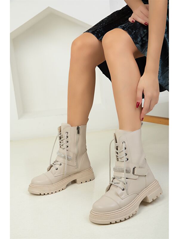 Deri Görünümlü Fermuarlı Kadın Bot - Görsel 3