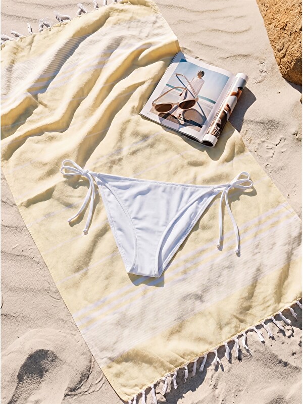LCW DREAM UV Korumalı Düz Brazilian Bikini Alt