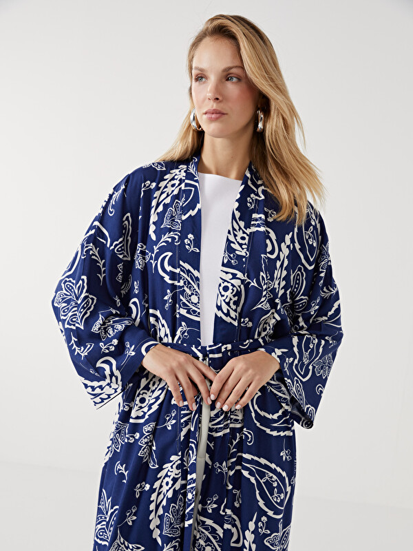 LCWAIKIKI Classic Kimono Oversize à Motifs pour Femmes avec Col Châle