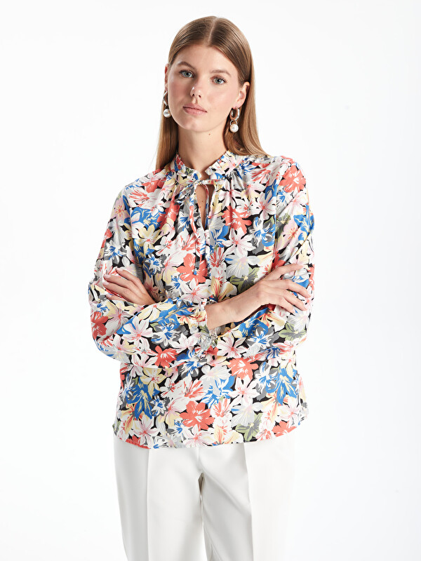 LCWAIKIKI Classic Blouse à Col Lavallière Fleurie pour Femmes