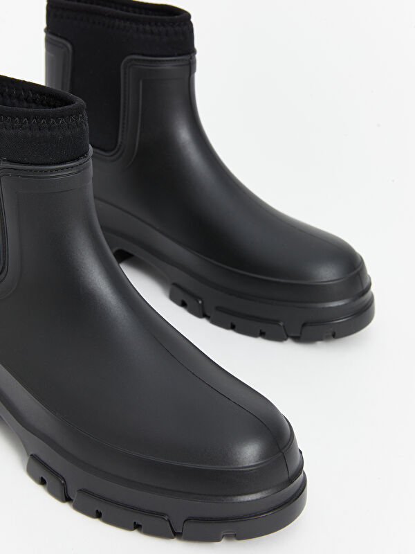 Deri Görünümlü Kadın Yağmur Botu - Görsel 4