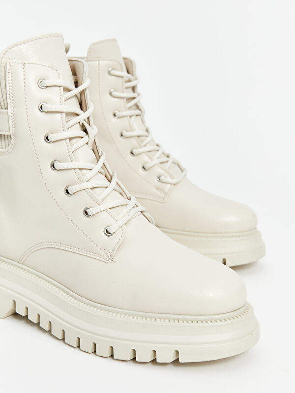 Deri Görünümlü Kadın Bot - Görsel 4