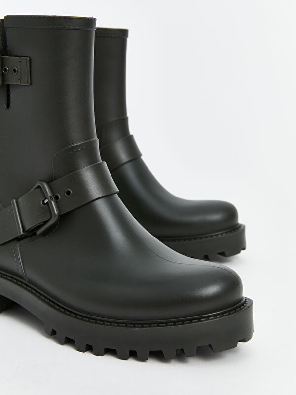 Deri Görünümlü Kadın Bot - Görsel 4