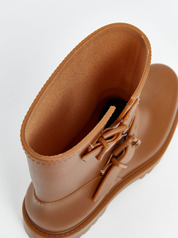 Deri Görünümlü Kadın Bot - Görsel 6