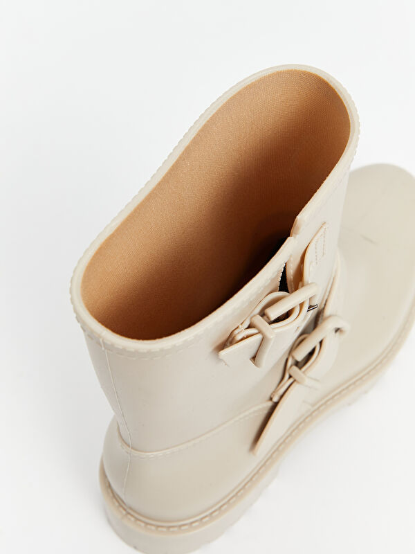 Deri Görünümlü Kadın Bot - Görsel 7