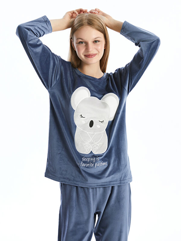 LCW Young Bisiklet Yaka Nakışlı Uzun Kollu Kadife Kadın Pijama Takımı
