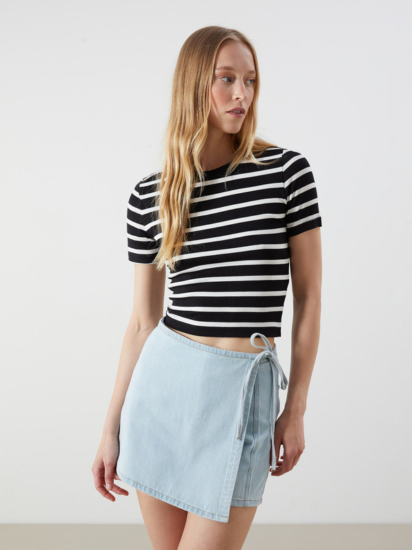 LCWAIKIKI Classic Crew Neck Striped Crop