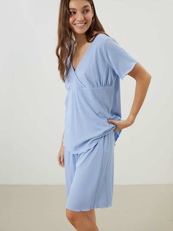 LCW DREAM V Yaka Hamile Şortlu Pijama Takımı