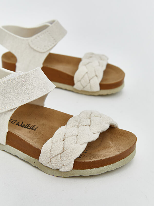 Büzgü Desenli Deri Görünümlü Kız Bebek Sandalet - Görsel 4