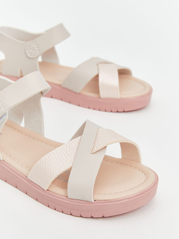 Çapraz Bantlı Cırt Cırtlı Kız Çocuk Sandalet - Görsel 4