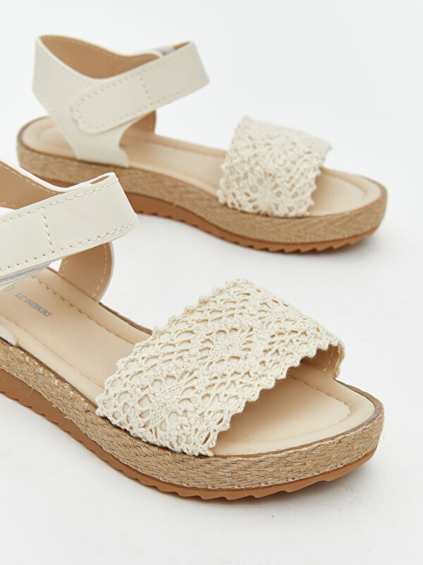 Dantel Detaylı Kız Çocuk Sandalet - Görsel 4