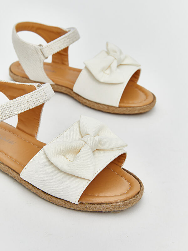 Fiyonk Detaylı Kız Çocuk Sandalet - Görsel 4