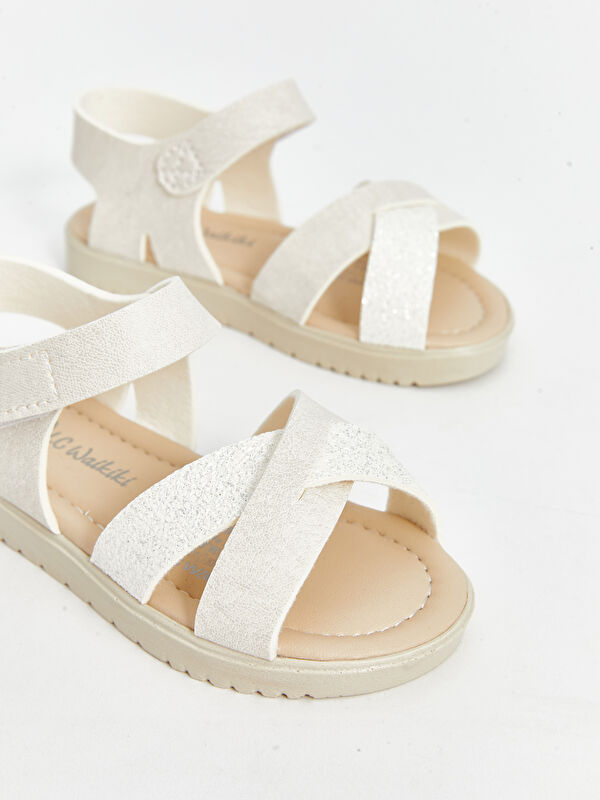 Çapraz Bantlı Kız Bebek Sandalet - Görsel 4