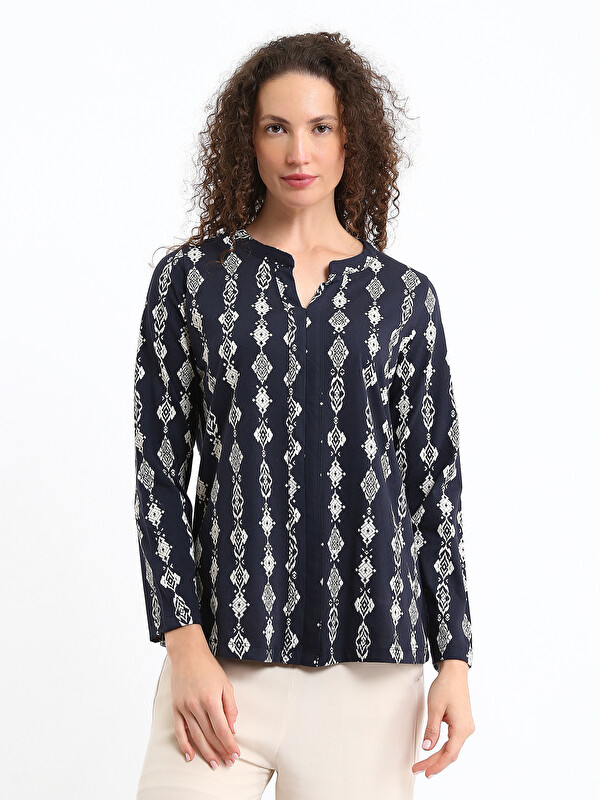 LCWAIKIKI Classic Blouse à Motifs à Encolure Échancrée