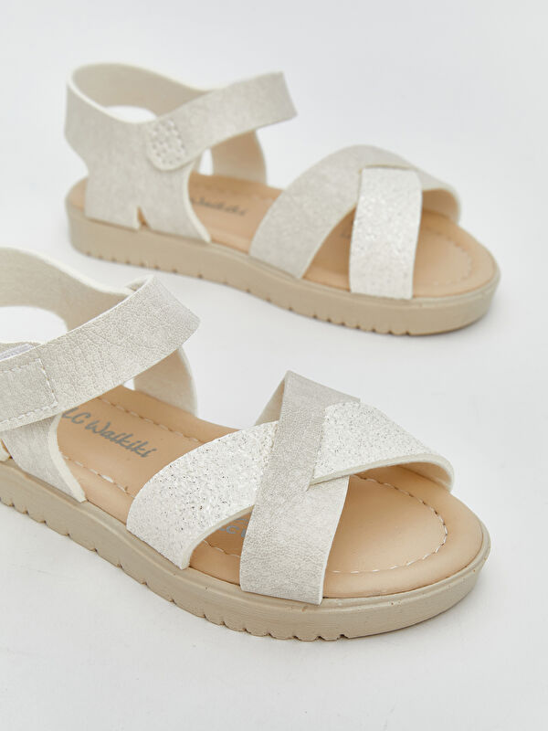 Çapraz Bantlı Kız Bebek Sandalet - Görsel 4