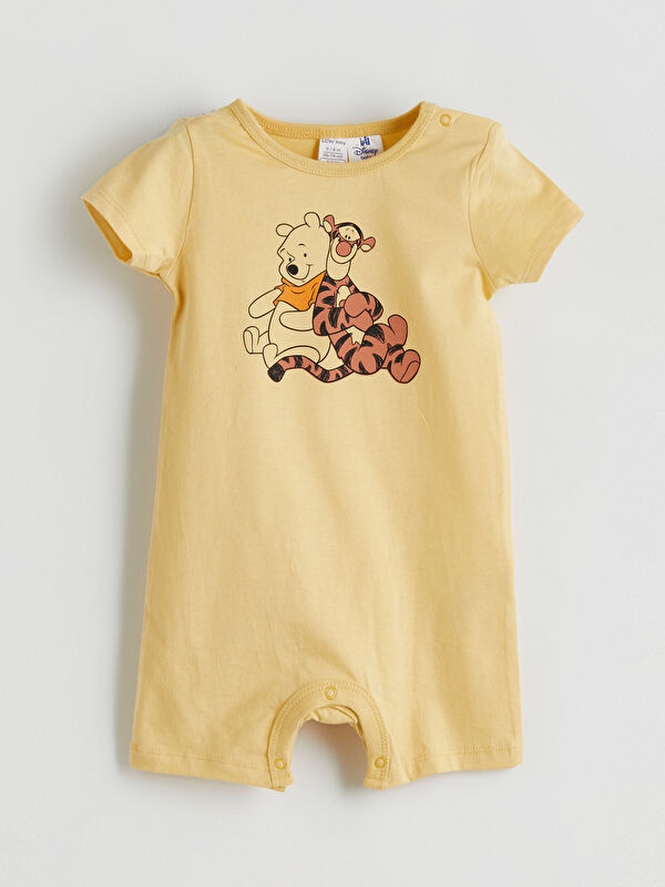 LCW baby Bisiklet Yaka Winnie the Pooh Baskılı Erkek Bebek Tulum