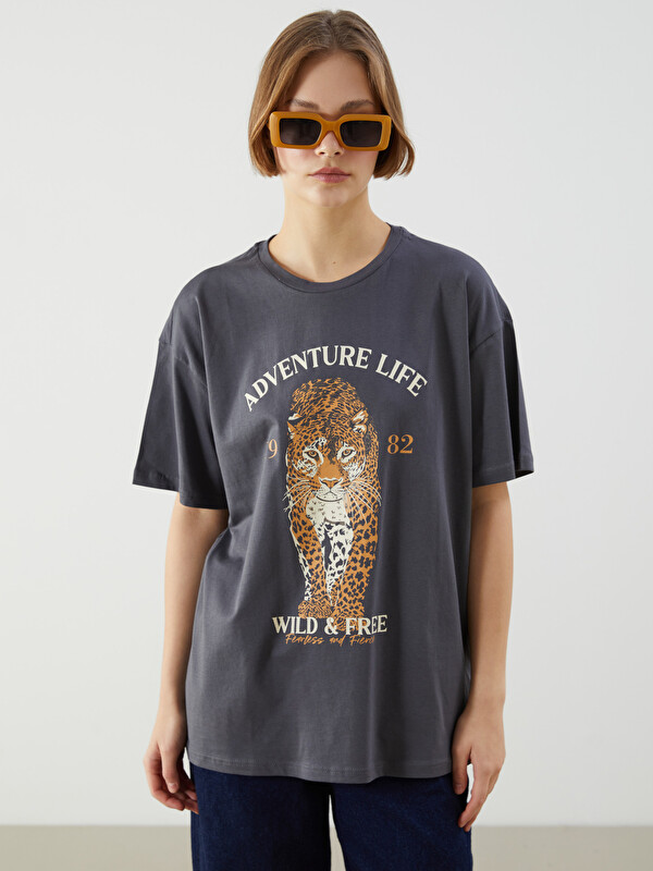 LCWAIKIKI Classic T-shirt pour Femmes à Imprimé Léopard avec Col Rond