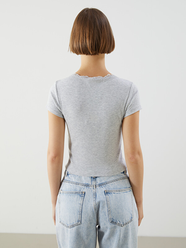 XSIDE Crop Top Detaliat cu Dantelă și Guler în formă de U
