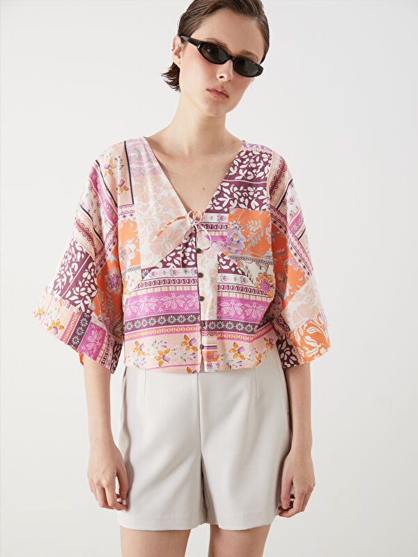 LCW Vision Kruvaze Yaka Desenli Modal Karışımlı Crop Bluz