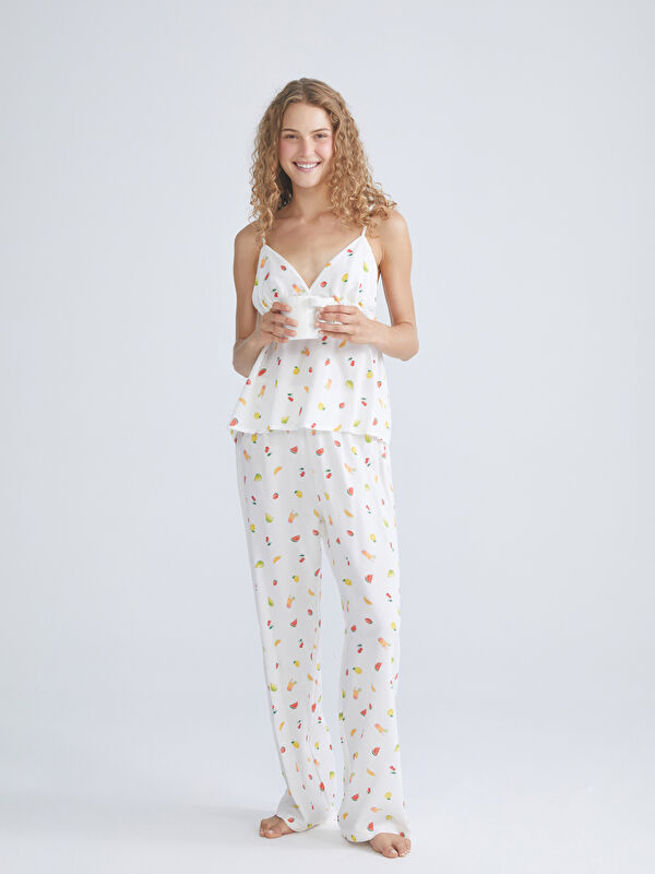 LCW DREAM V Yaka Baskılı Kadın Pijama Takımı