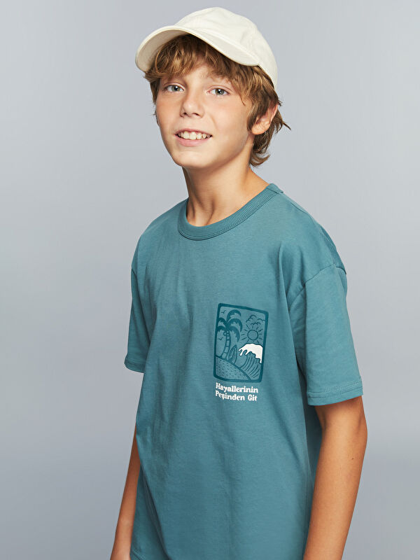 LCW Kids Bisiklet Yaka Slogan Baskılı Erkek Çocuk Tişört